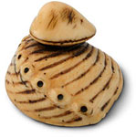 clam and awabi shell netsuke